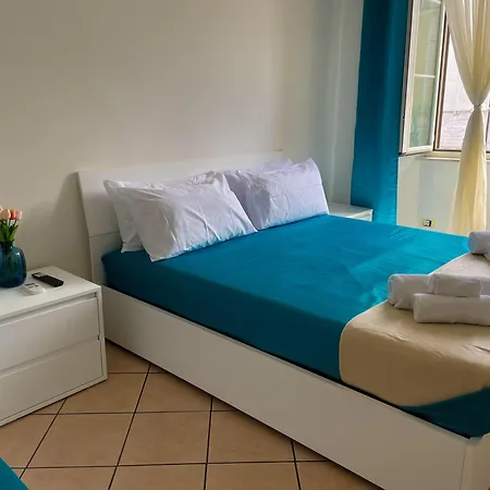 Nimphaea Blue - Elegant Flat, Walk To & Train Station Nettuno
