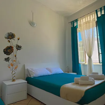 Nimphaea Blue - Elegant Flat, Walk To & Train Station *