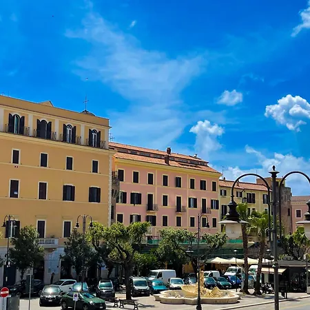 Nimphaea Blue - Elegant Flat, Walk To & Train Station Apartment Nettuno